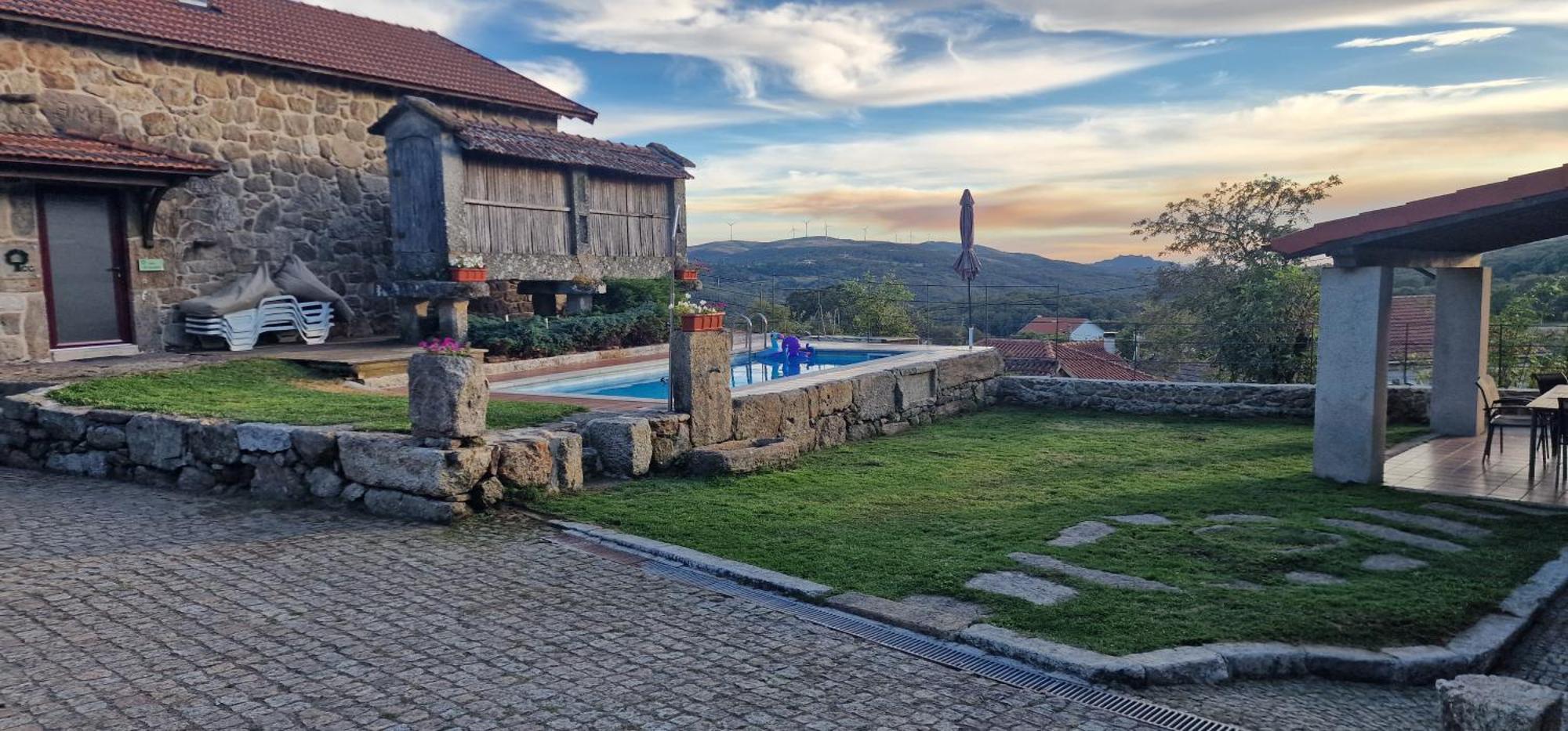 Casa Entre-Palheiros E Casa Do Canastro Montalegre Luaran gambar
