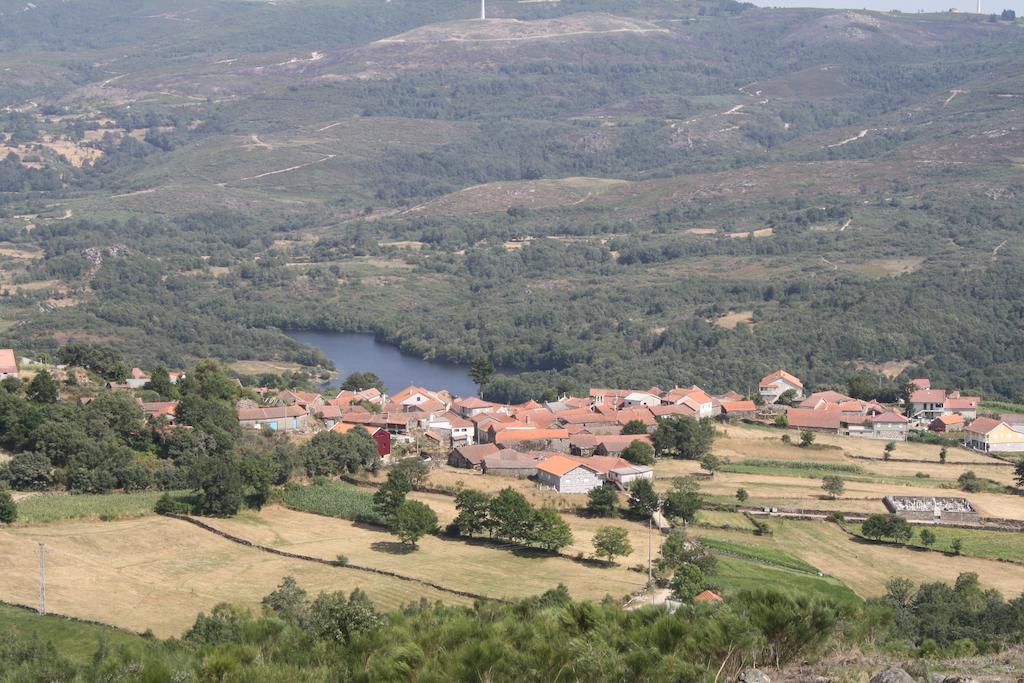 Casa Entre-Palheiros E Casa Do Canastro Montalegre Luaran gambar